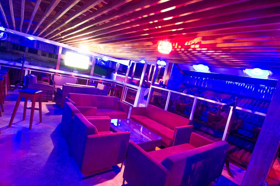 Brisk Lounge, Kampala Uganda, Good food in Kampala, Food & Drink,  Top Bar, Top Restaurant, Lounge, Top Bar and Lounge, Food, Beer, Wine, Spirits, Cocktail bar, Amazing beer prices,  Cheap Beer, Great Place to Drink after work , Gins and local beers,  grilled food and wood-fired pizzas,  Chatting and Drinking, Chilling with friends and mates, Date night, Eating and Drinking, Private parties, Drinking and Dancing, Cocktail Bar, Lounge Bar, Party Bar,  Kampala Pub, Lively DJ nights,  Lively Music, Great Beer Drink Out,  Tasteful Delicious food in Kampala, Amazing Drinking Joint in  Kampala Uganda, Ugabox